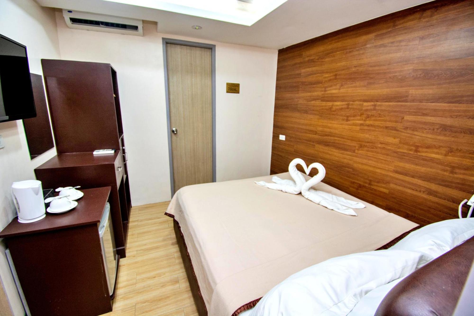 Emerald Island Hotel Balabag  Εξωτερικό φωτογραφία